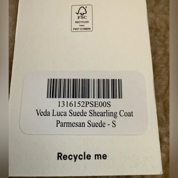 New-Reformation
Veda Luca Suede shearing coat
Parmesan Suede - Picture 16 of 16